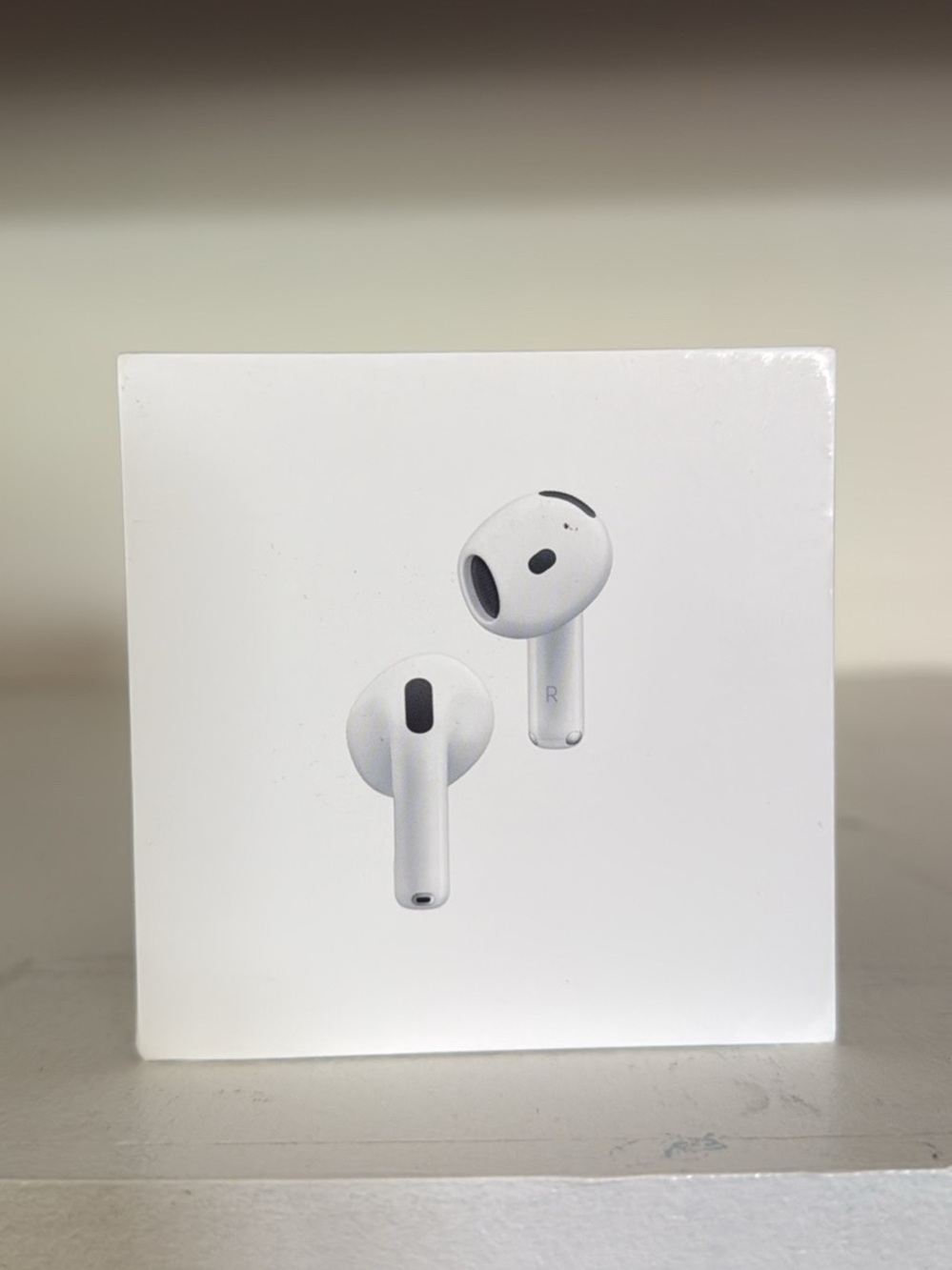 AirPods 4 active noise cancellation